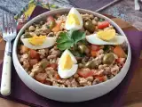 Recept Kukoricasaláta tonhallal, tojással és olajbogyóval: a portugál klasszikus!